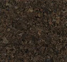 Amostra de Granito Café Imperial: marrom escuro com grãos avermelhados